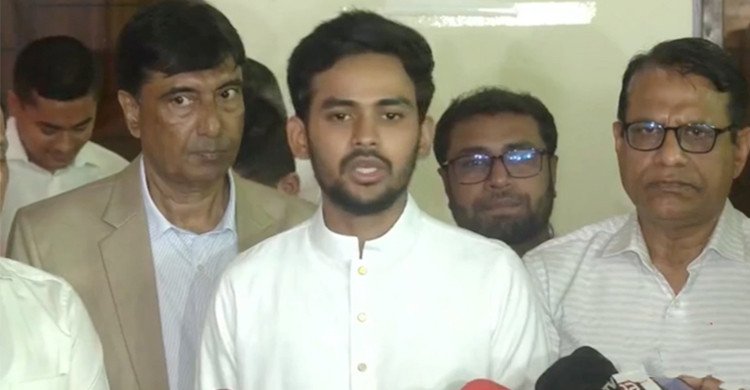 নির্বাচনে ফ্যাসিবাদীরা না থাকায় অনেকের মাথা নষ্ট হয়ে গেছে: আসিফ মাহমুদ